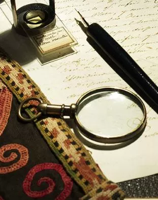 Mini loupe pendentif