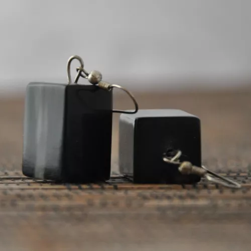 Boucles d'oreilles CUBE en corne