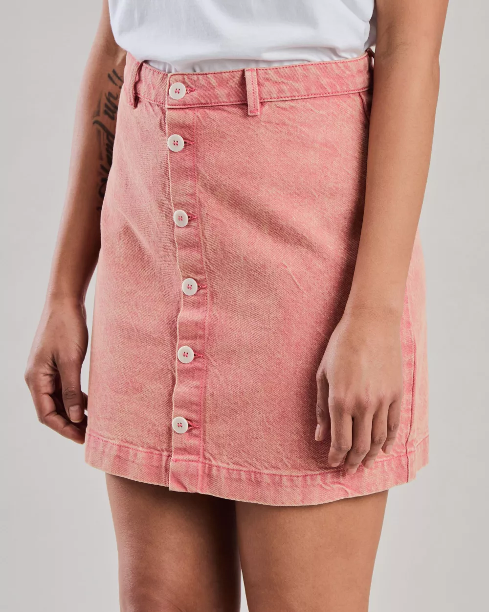Jupe courte denim délavé rose – vue 2