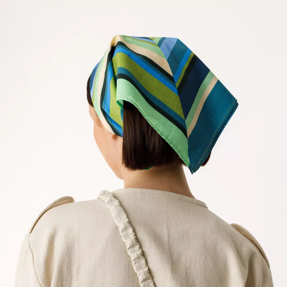 Petit foulard OKA-GOTS rayures vertes et bleues – vue 2