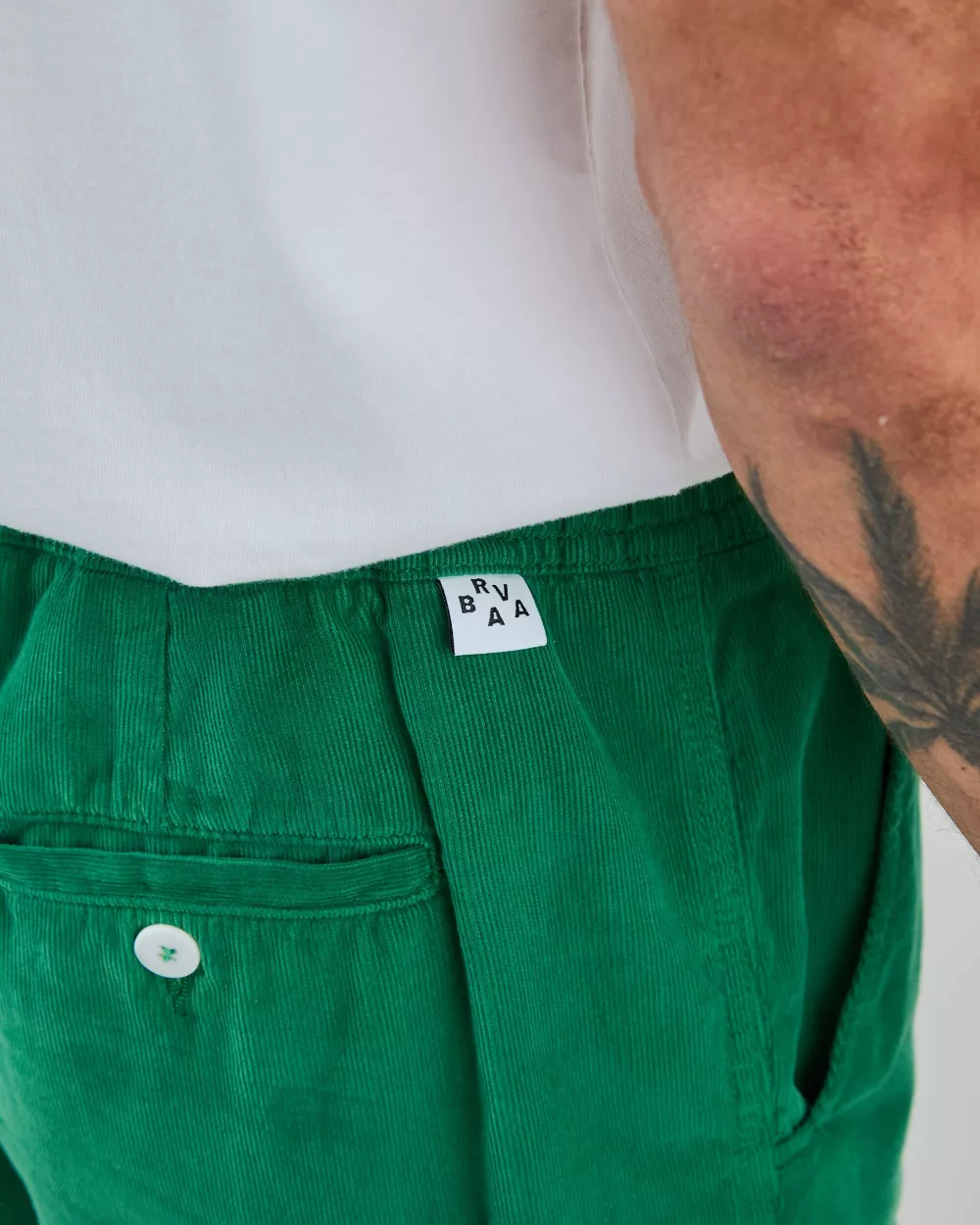 Short Homme en velours milleraies fin vert – vue 6