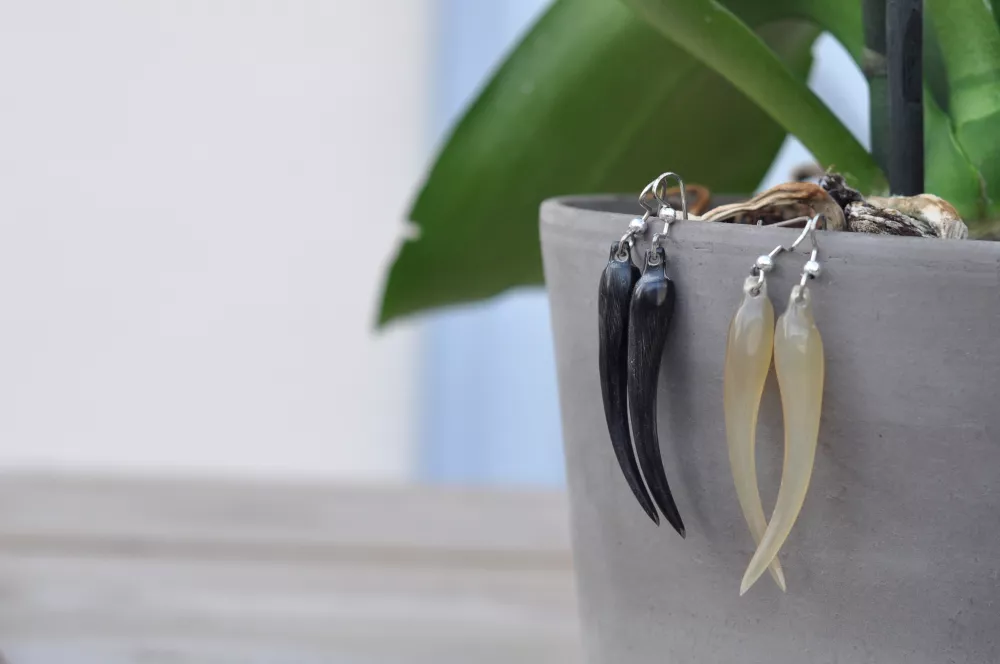 Boucles d'oreilles piments noires – vue 2