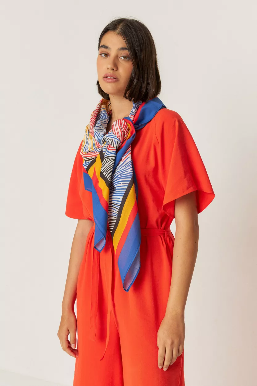 Foulard IZUR-GOTS motif emprunte bleu rouge orange – vue 2