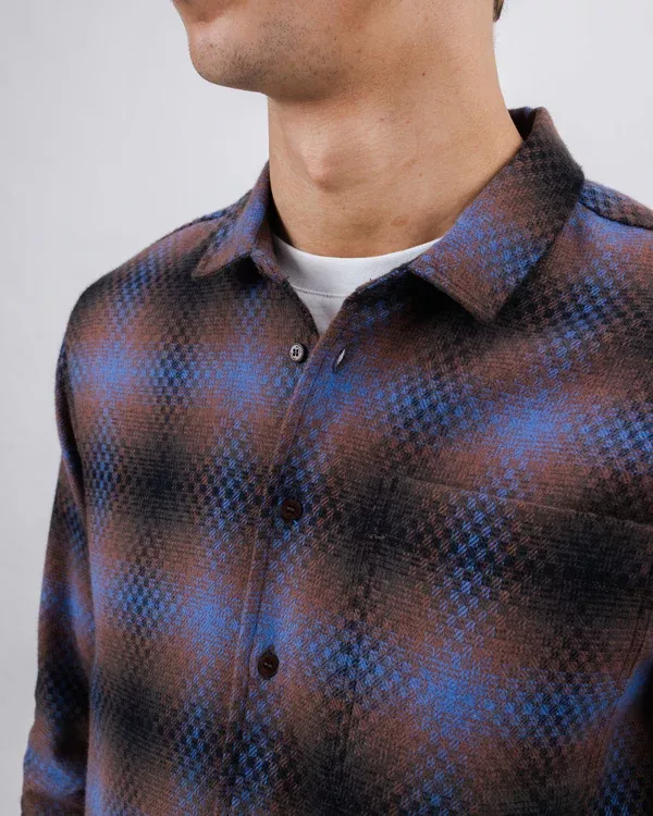 Surchemise en flanelle PIXEL CHECK motif marron et bleu – vue 3