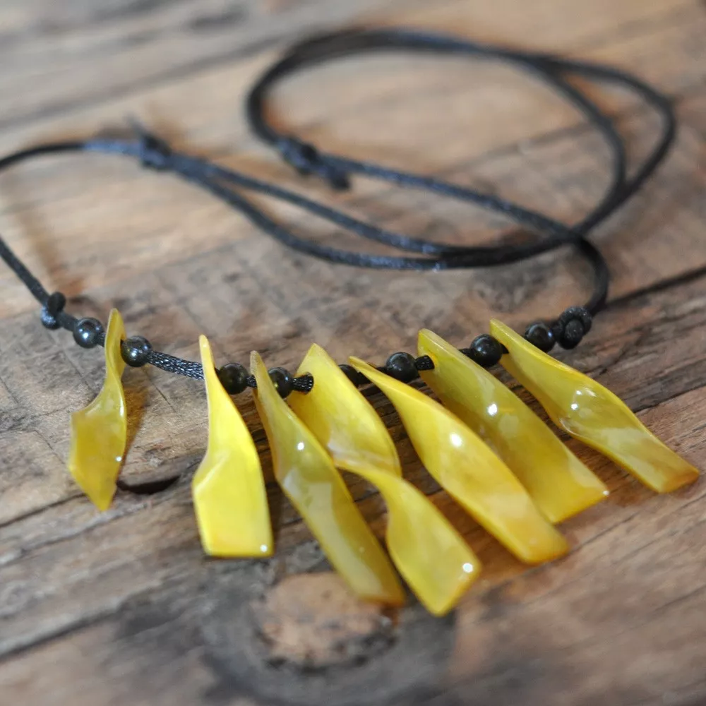 Collier Torsades jaunes – vue 2