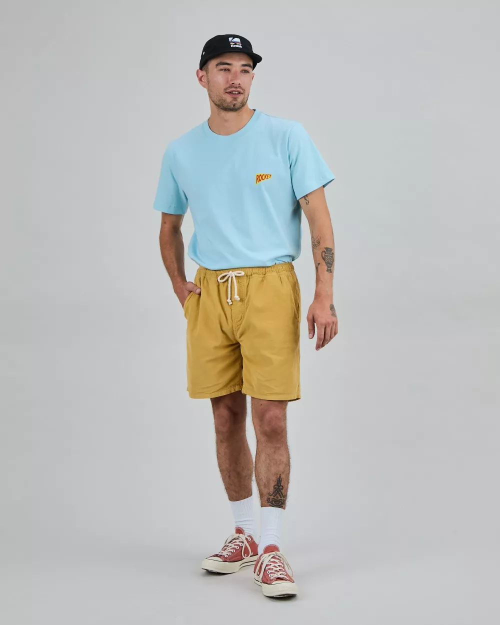 Short Homme en velours milleraies fin moutarde – vue 3