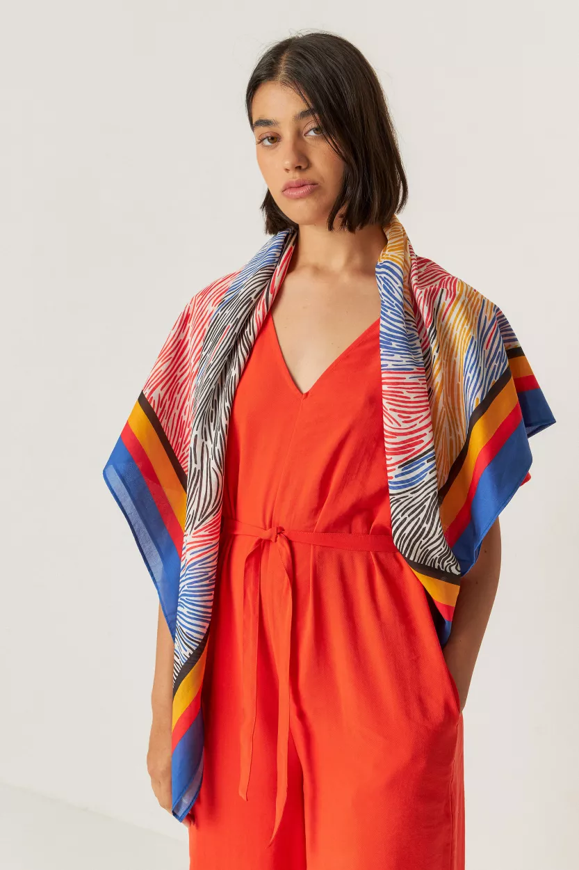 Foulard IZUR-GOTS motif emprunte bleu rouge orange